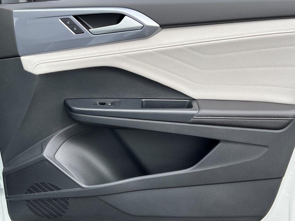 new 2025 Volkswagen Taos car, priced at $36,011