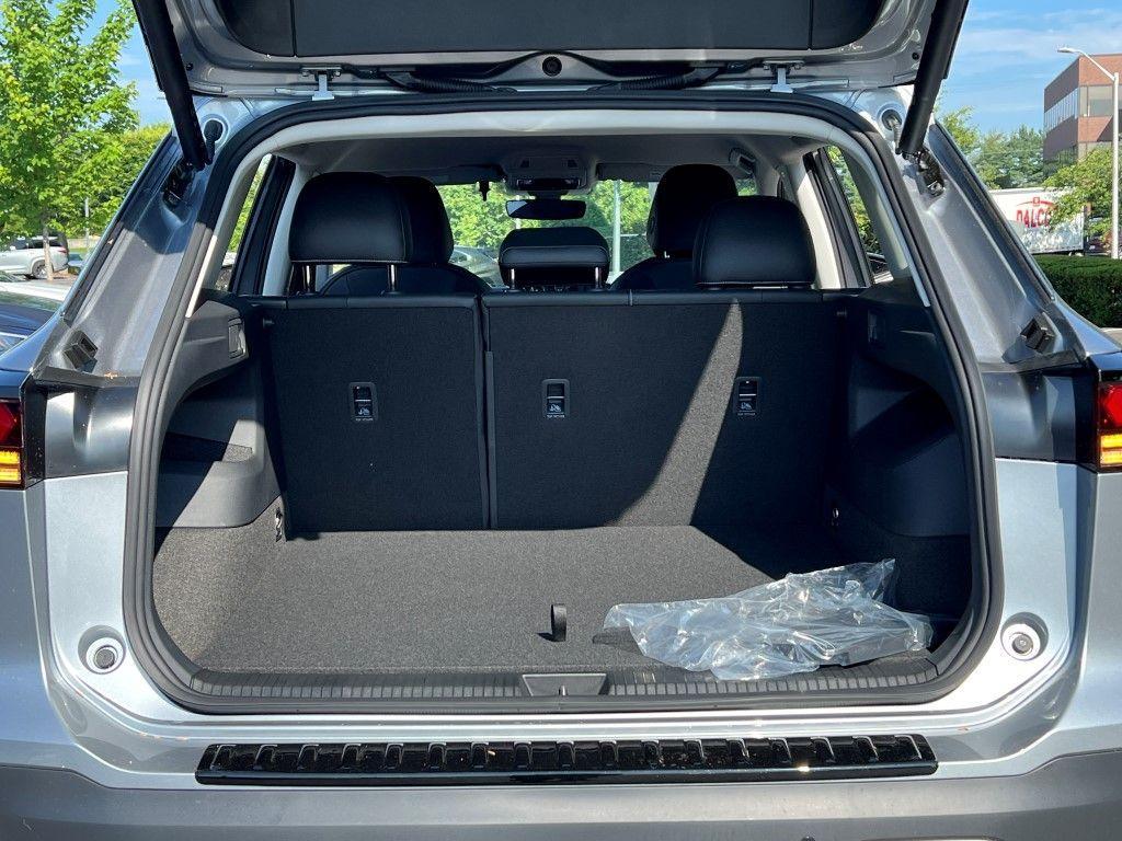 new 2025 Volkswagen Tiguan car, priced at $33,820