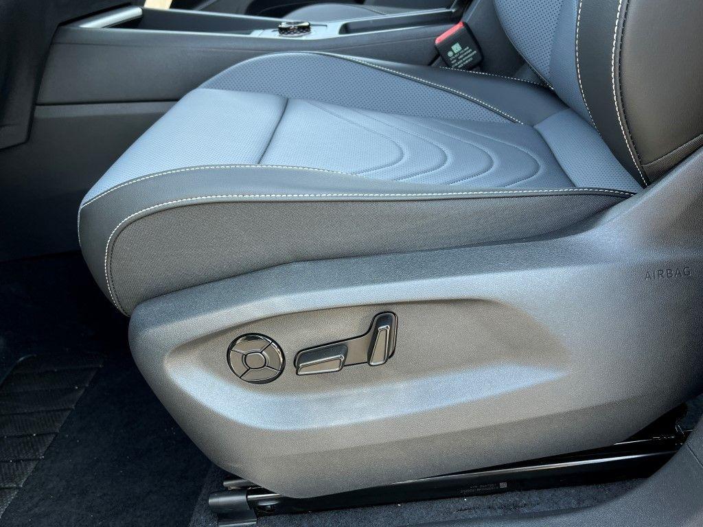 new 2025 Volkswagen Tiguan car, priced at $33,820