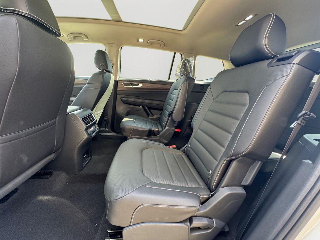 new 2025 Volkswagen Atlas car, priced at $43,692