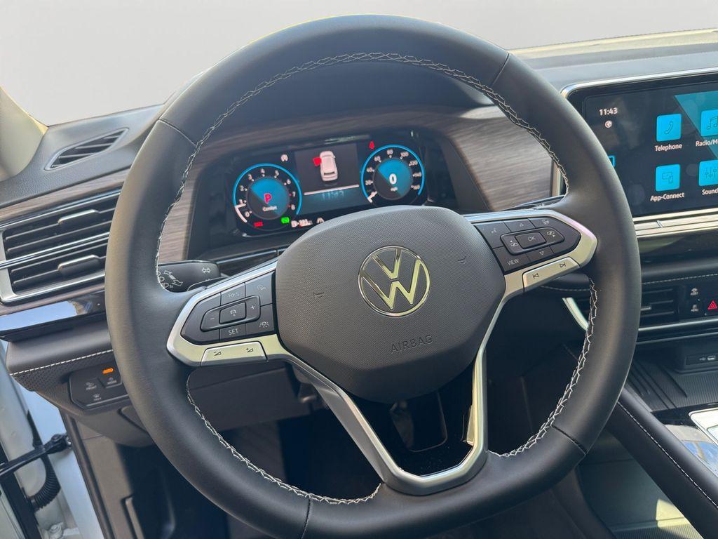 new 2025 Volkswagen Atlas car, priced at $43,692