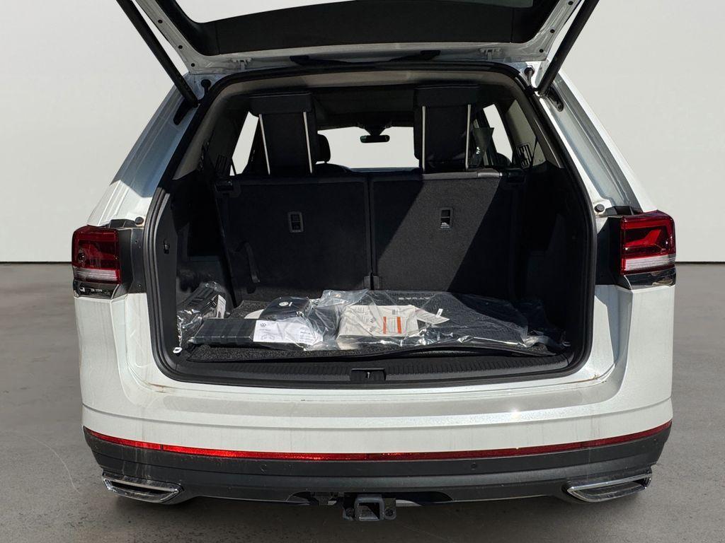 new 2025 Volkswagen Atlas car, priced at $43,692