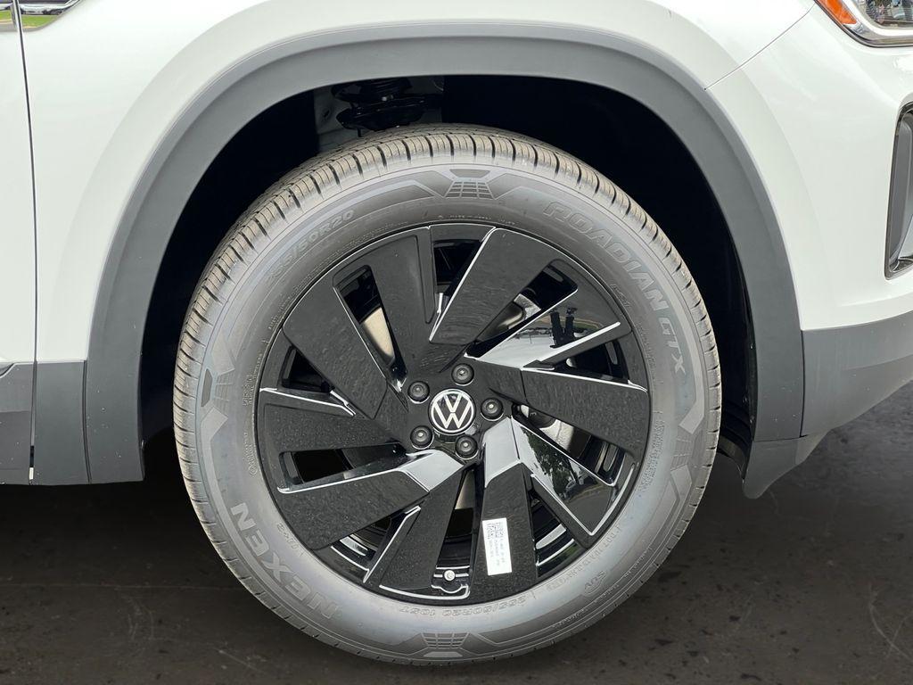 new 2026 Volkswagen Atlas Cross Sport car, priced at $47,345