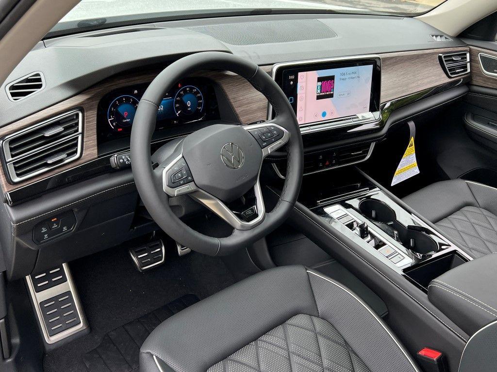 new 2025 Volkswagen Atlas car, priced at $53,846