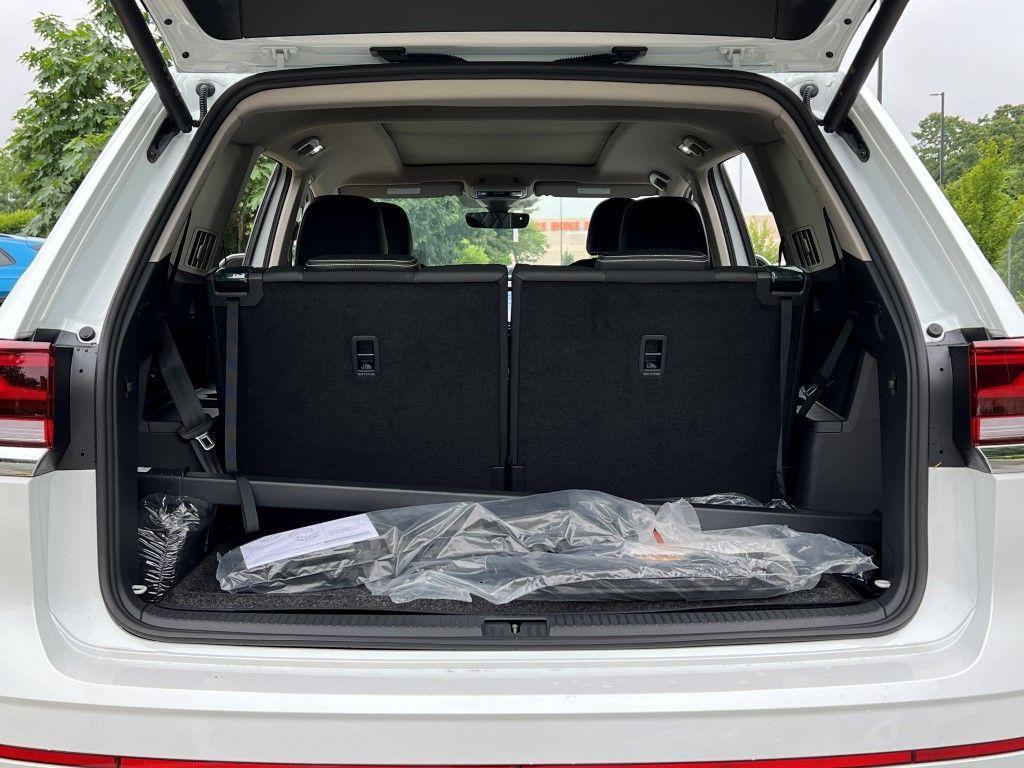 new 2025 Volkswagen Atlas car, priced at $53,846