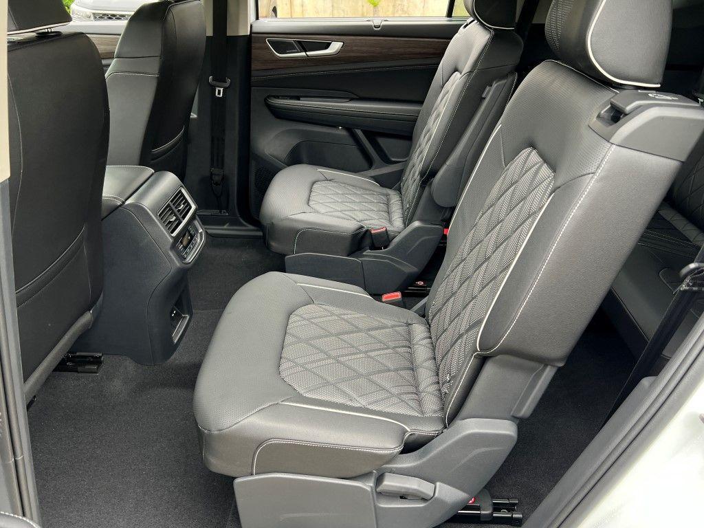 new 2025 Volkswagen Atlas car, priced at $53,846