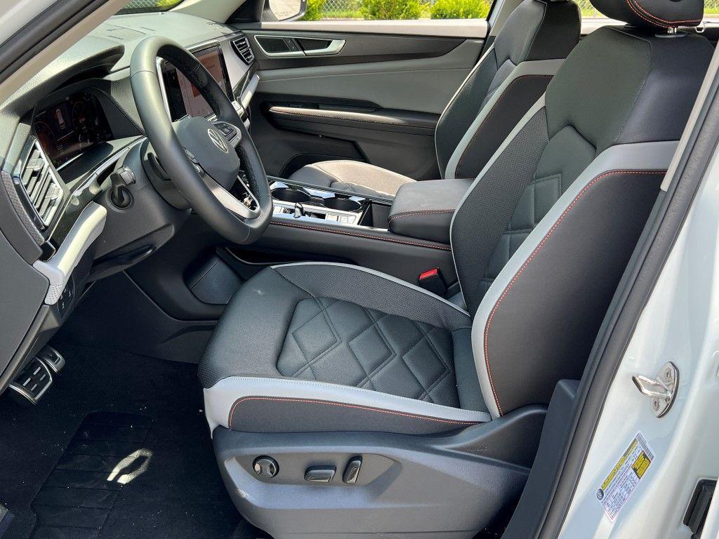 new 2025 Volkswagen Atlas car, priced at $43,752