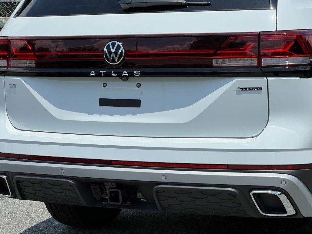 new 2025 Volkswagen Atlas car, priced at $43,752