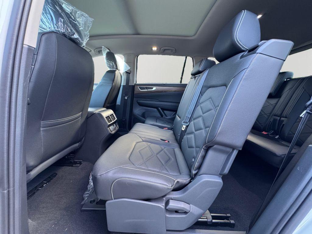 new 2026 Volkswagen Atlas car, priced at $46,186