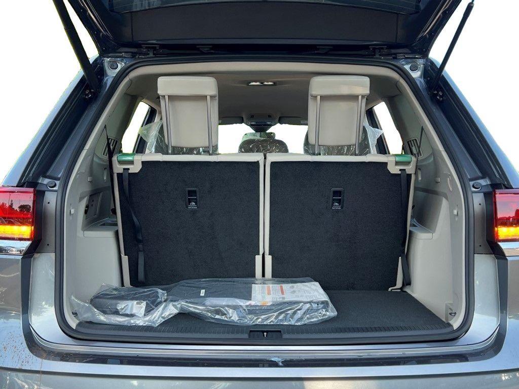 new 2025 Volkswagen Atlas car, priced at $37,198