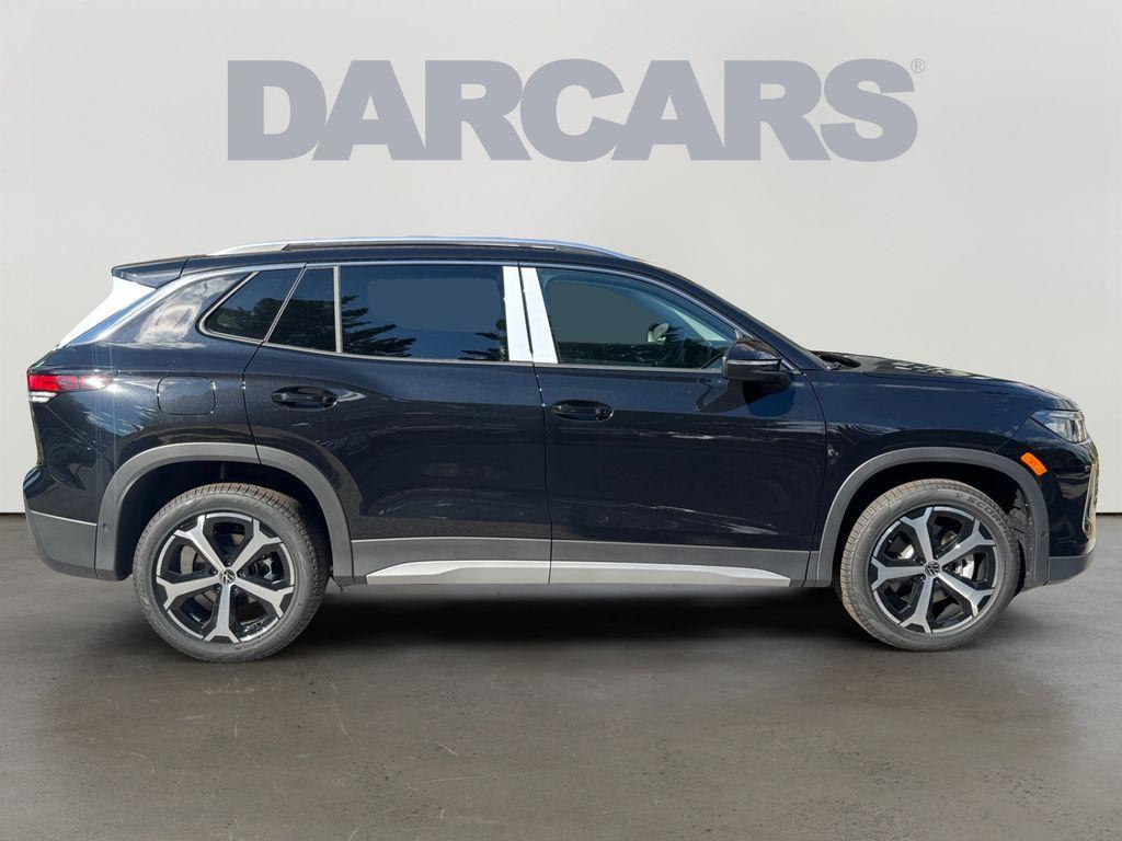 new 2025 Volkswagen Tiguan car, priced at $32,857