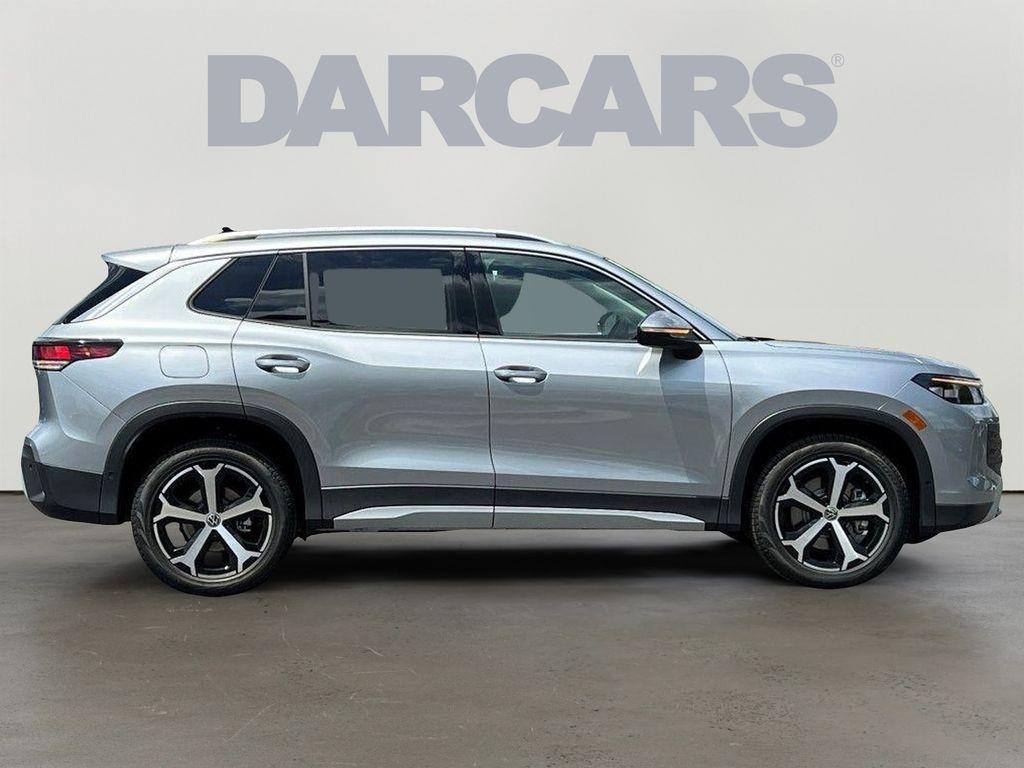 new 2025 Volkswagen Tiguan car, priced at $32,933