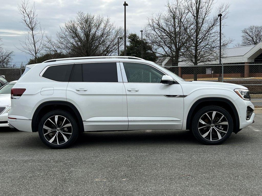 new 2024 Volkswagen Atlas car, priced at $54,708