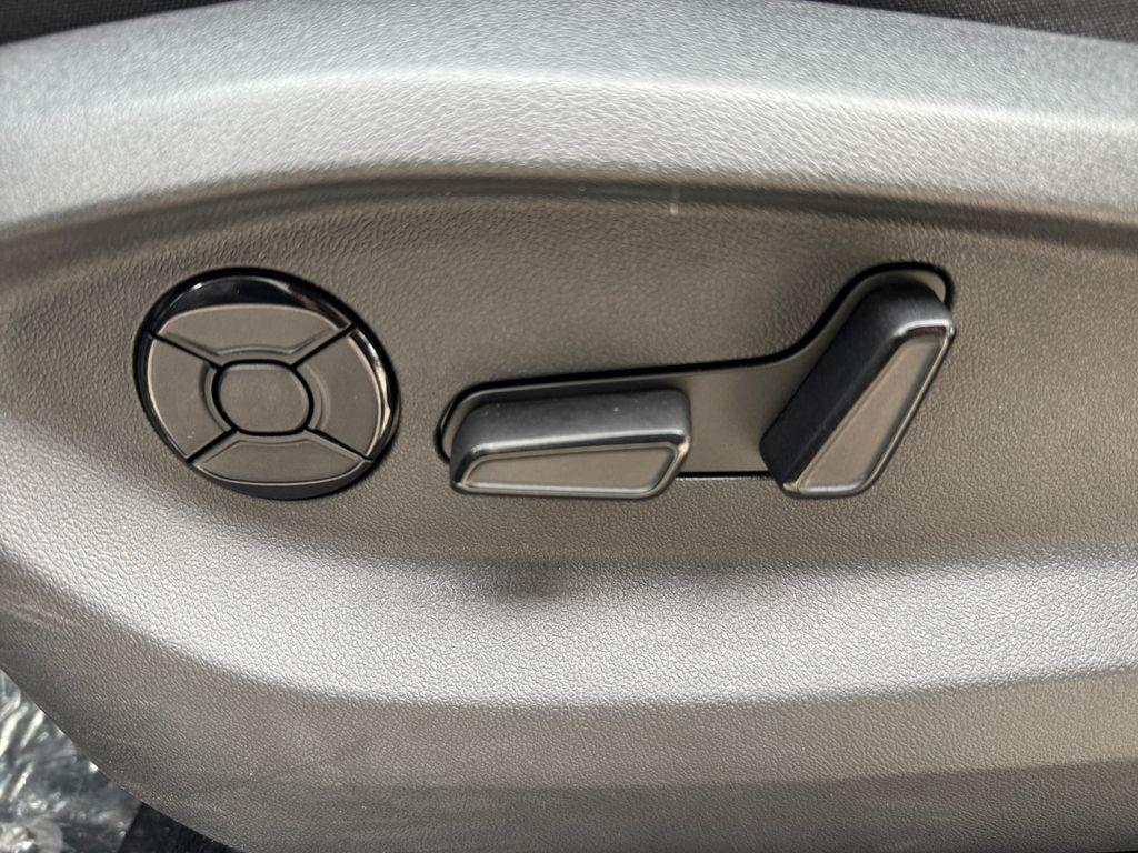 new 2025 Volkswagen Tiguan car