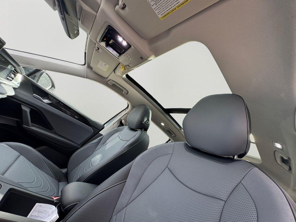 new 2025 Volkswagen Tiguan car