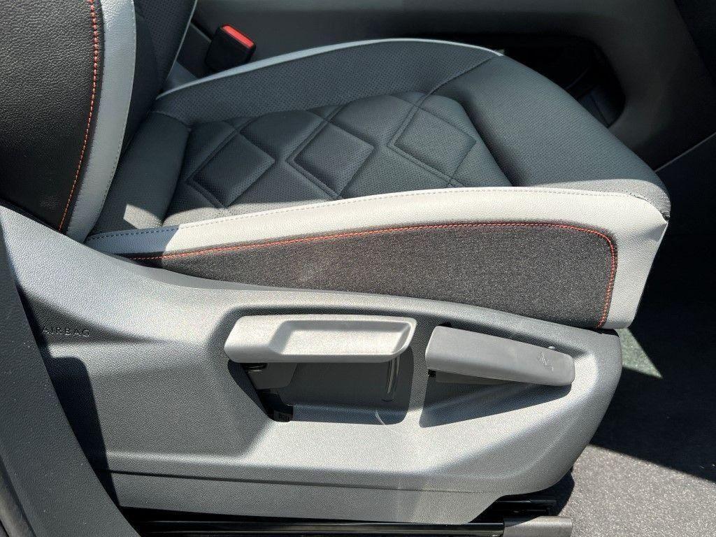 new 2025 Volkswagen Atlas car, priced at $39,959