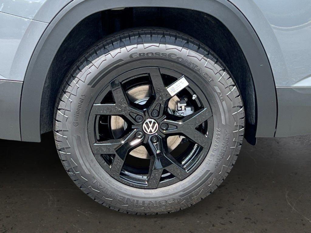 new 2025 Volkswagen Atlas car, priced at $39,959