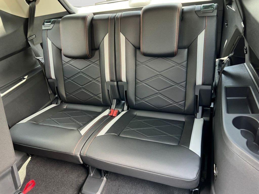 new 2025 Volkswagen Atlas car, priced at $39,959