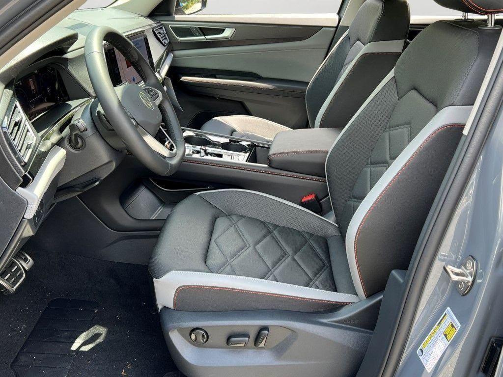 new 2025 Volkswagen Atlas car, priced at $39,959