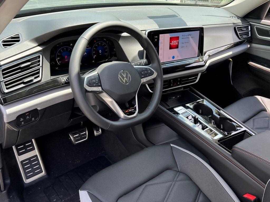 new 2025 Volkswagen Atlas car, priced at $44,245