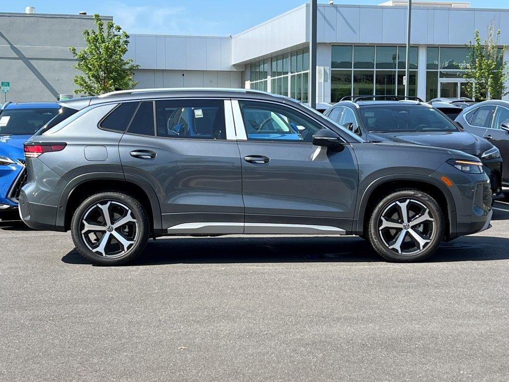 new 2025 Volkswagen Tiguan car, priced at $32,231