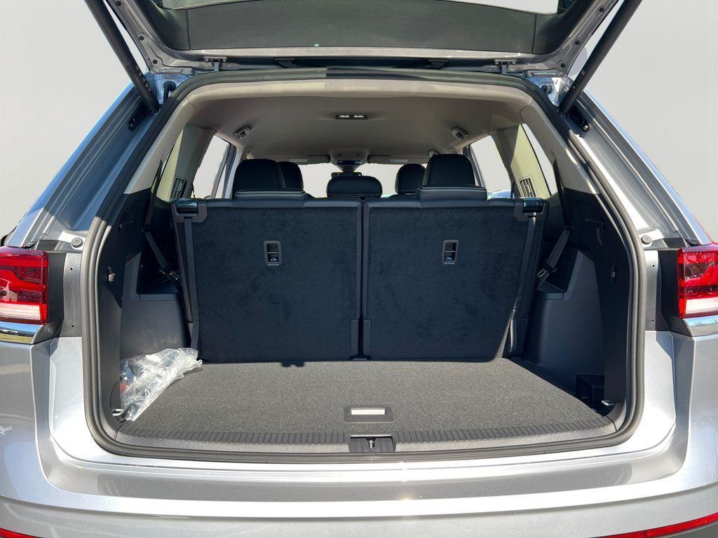 new 2026 Volkswagen Atlas car, priced at $44,611