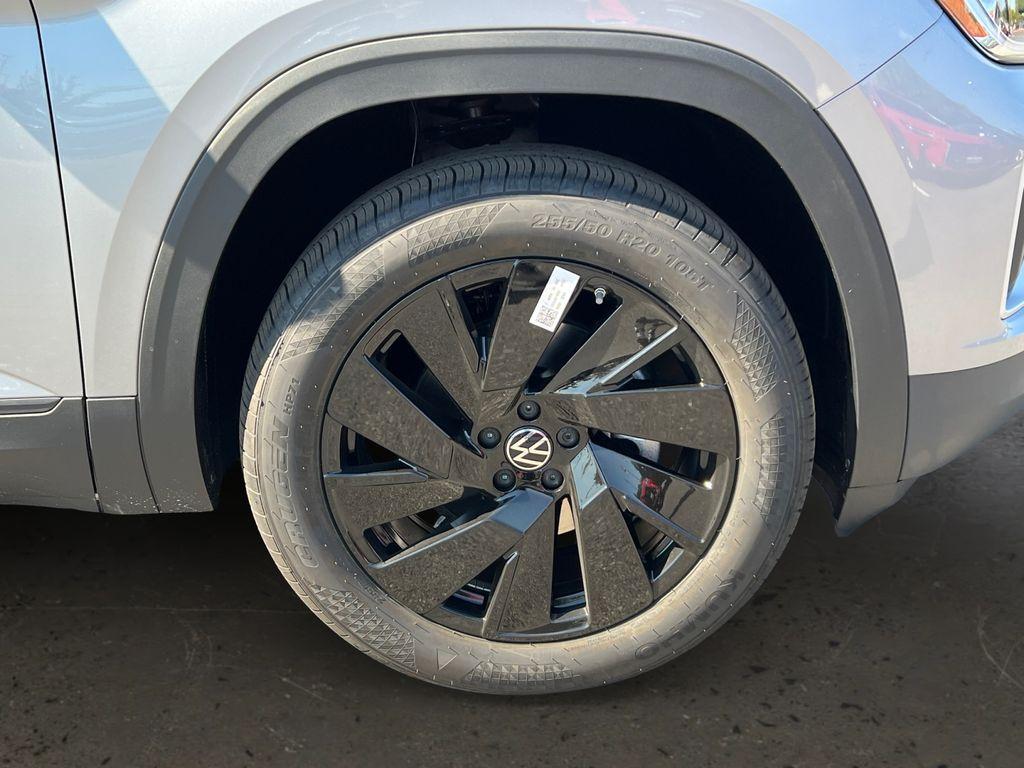 new 2026 Volkswagen Atlas car, priced at $44,611