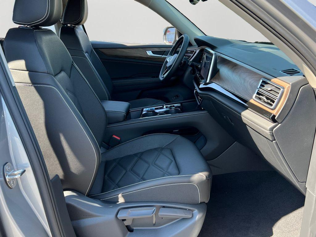 new 2026 Volkswagen Atlas car, priced at $44,611