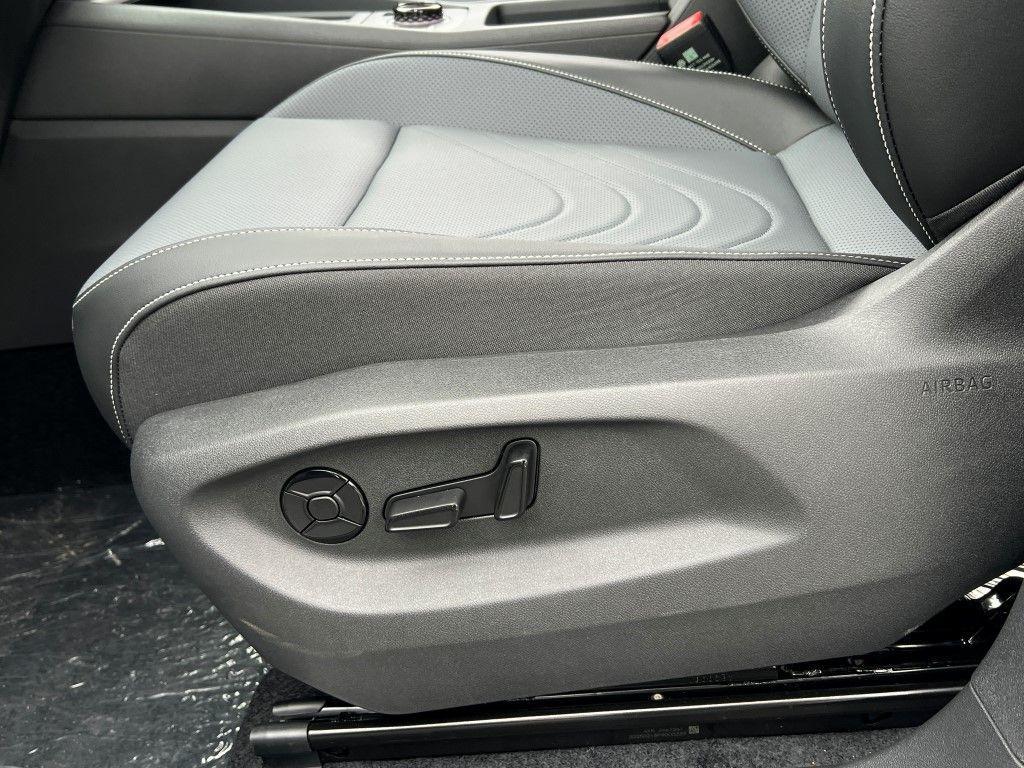 new 2025 Volkswagen Tiguan car, priced at $37,179