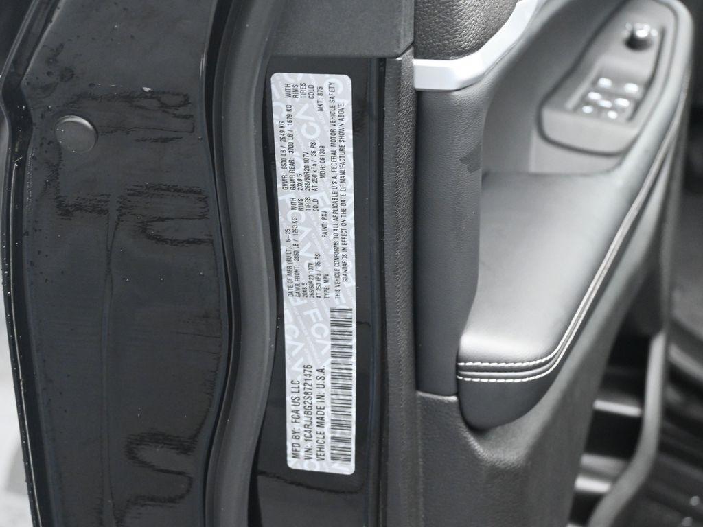 new 2025 Jeep Grand Cherokee L car, priced at $45,559