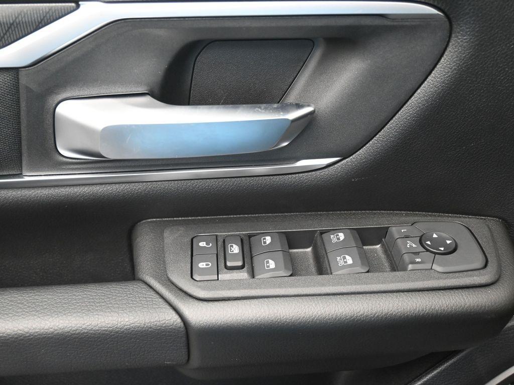 new 2025 Ram 1500 car, priced at $43,934