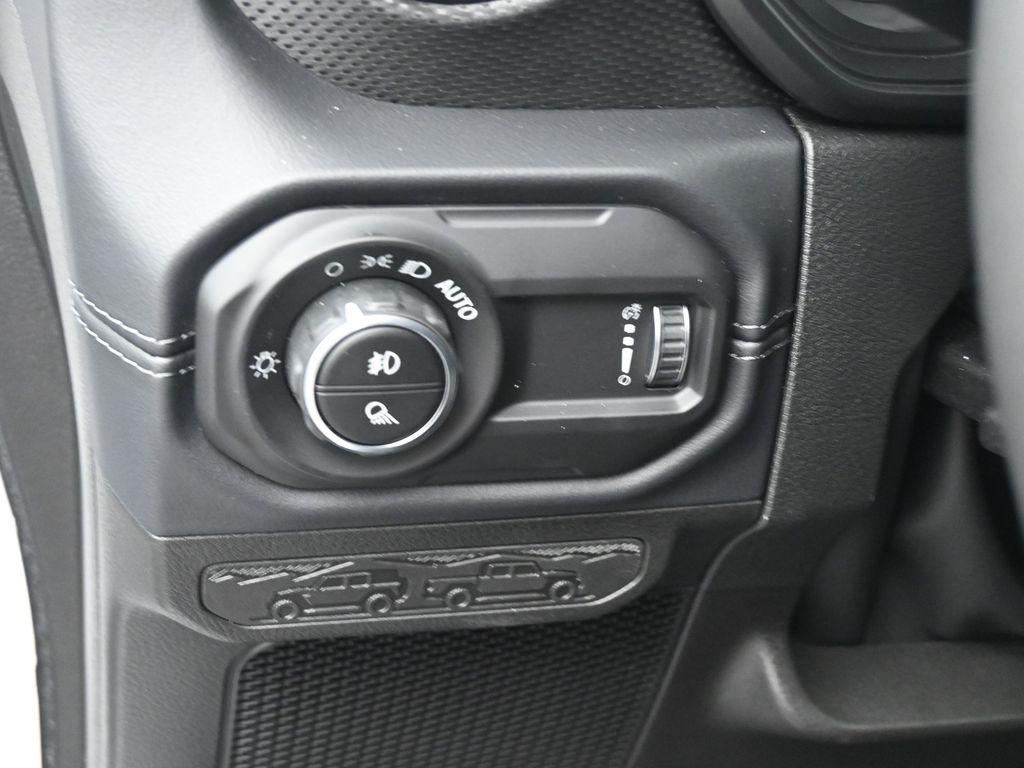 new 2025 Jeep Gladiator car, priced at $51,025