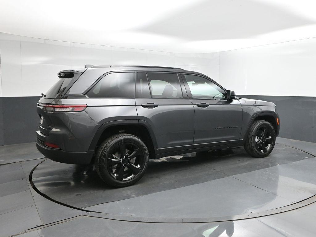 new 2025 Jeep Grand Cherokee car, priced at $42,474