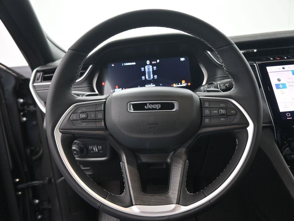 new 2025 Jeep Grand Cherokee car, priced at $42,474