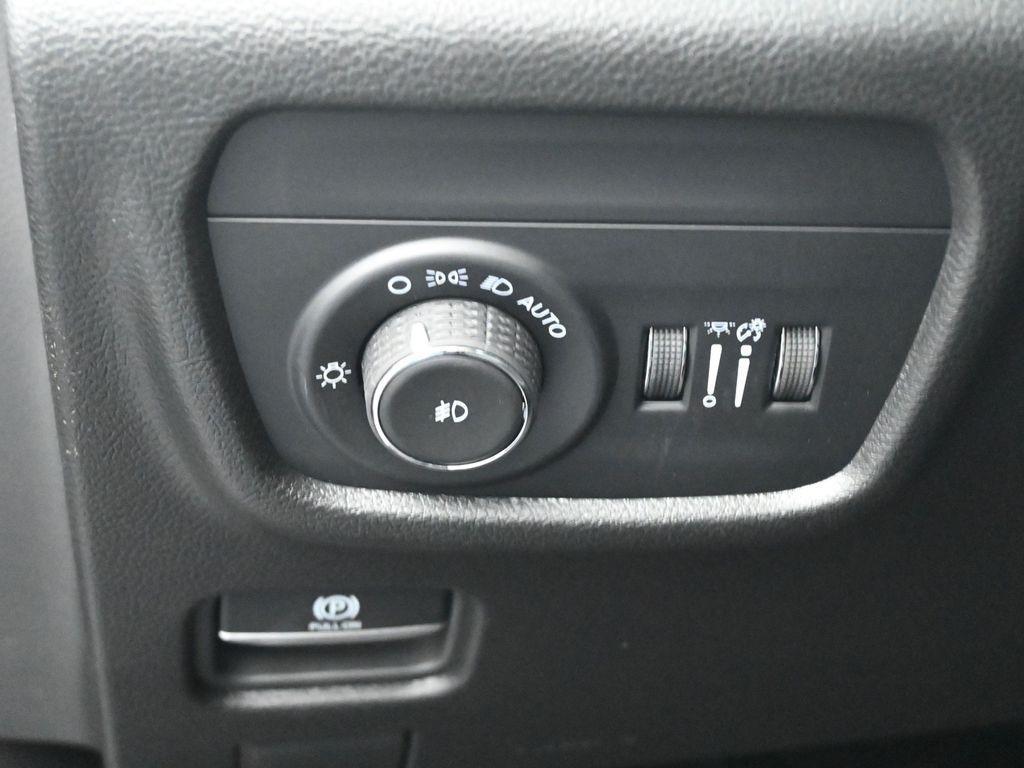 new 2025 Jeep Grand Cherokee car, priced at $42,474