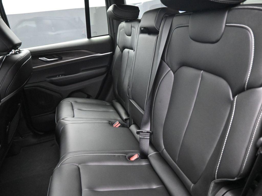 new 2025 Jeep Grand Cherokee car, priced at $42,474