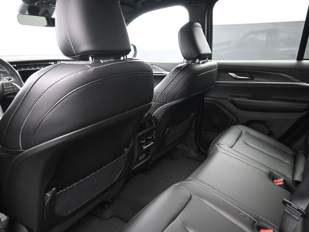 new 2025 Jeep Grand Cherokee car, priced at $42,474