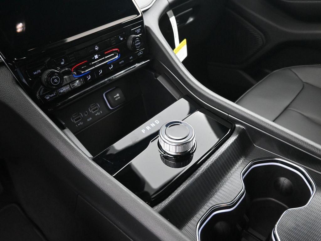 new 2025 Jeep Grand Cherokee car, priced at $42,474