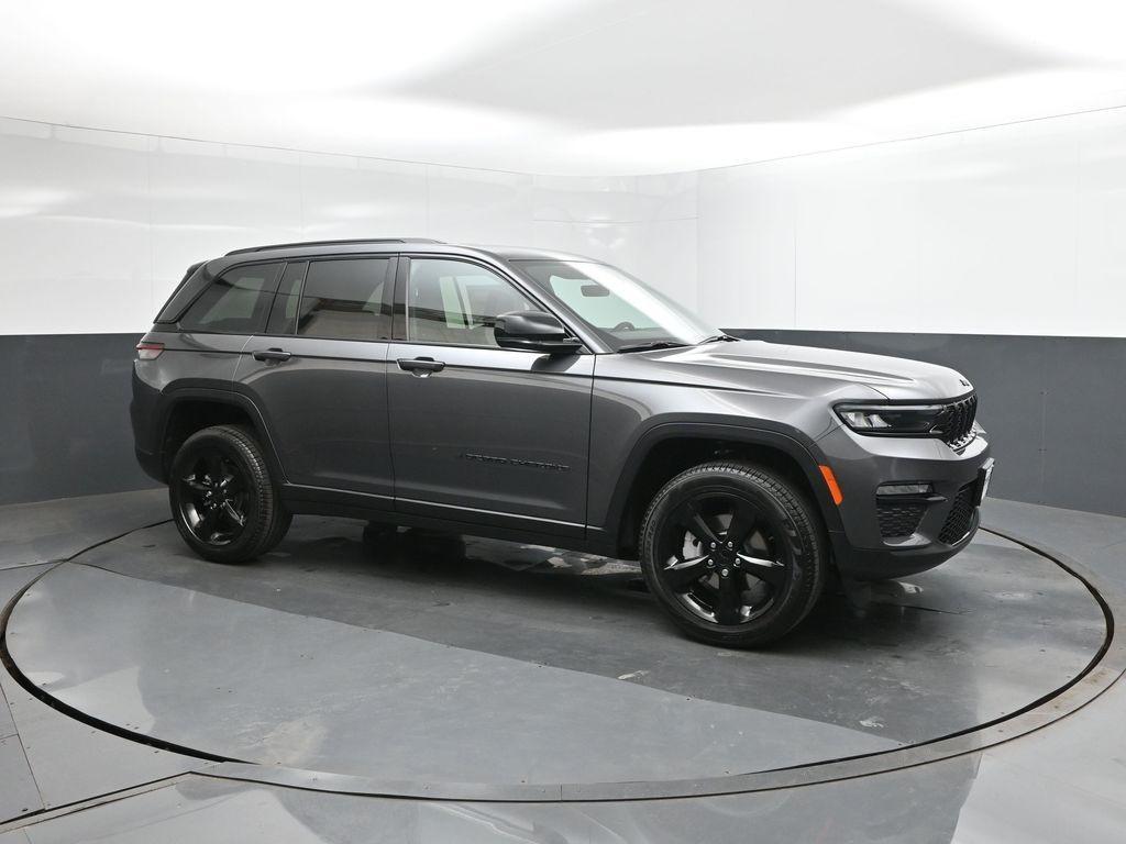 new 2025 Jeep Grand Cherokee car, priced at $42,474