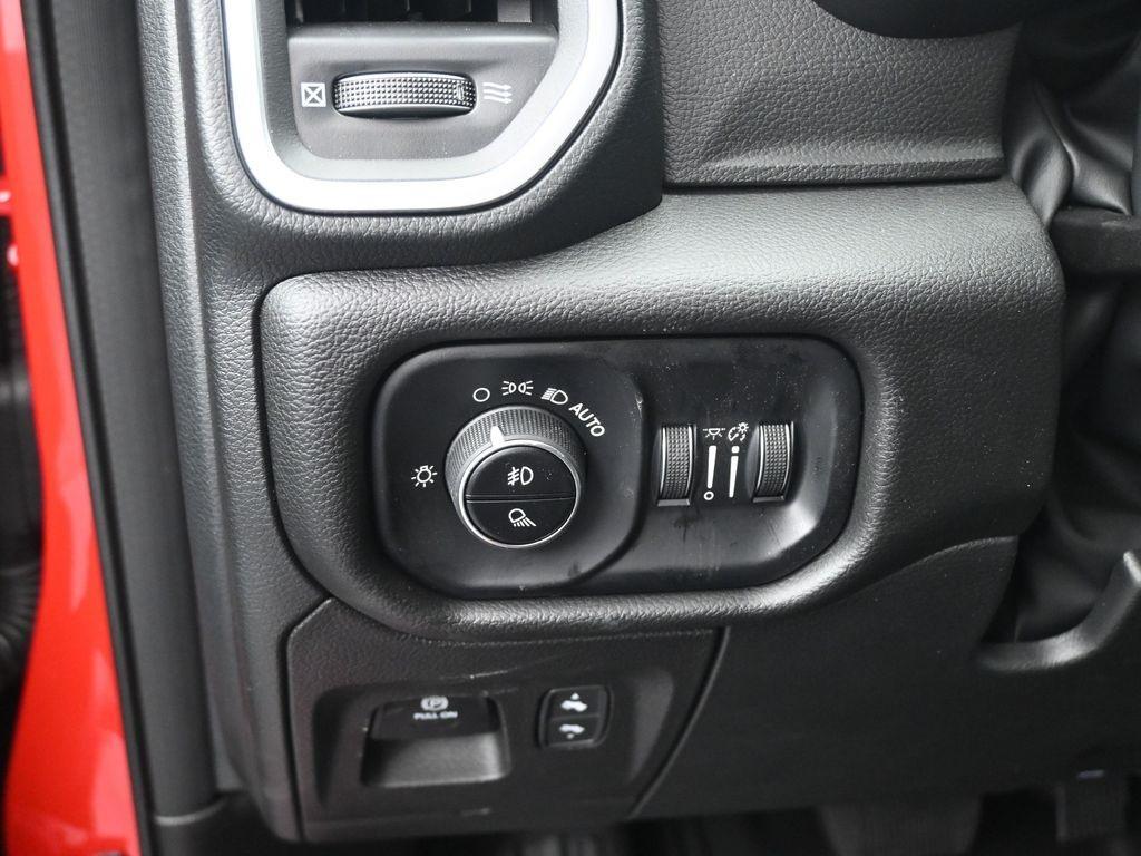 new 2025 Ram 1500 car, priced at $44,724