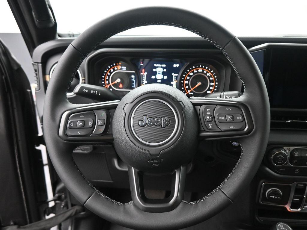 new 2025 Jeep Gladiator car, priced at $45,163
