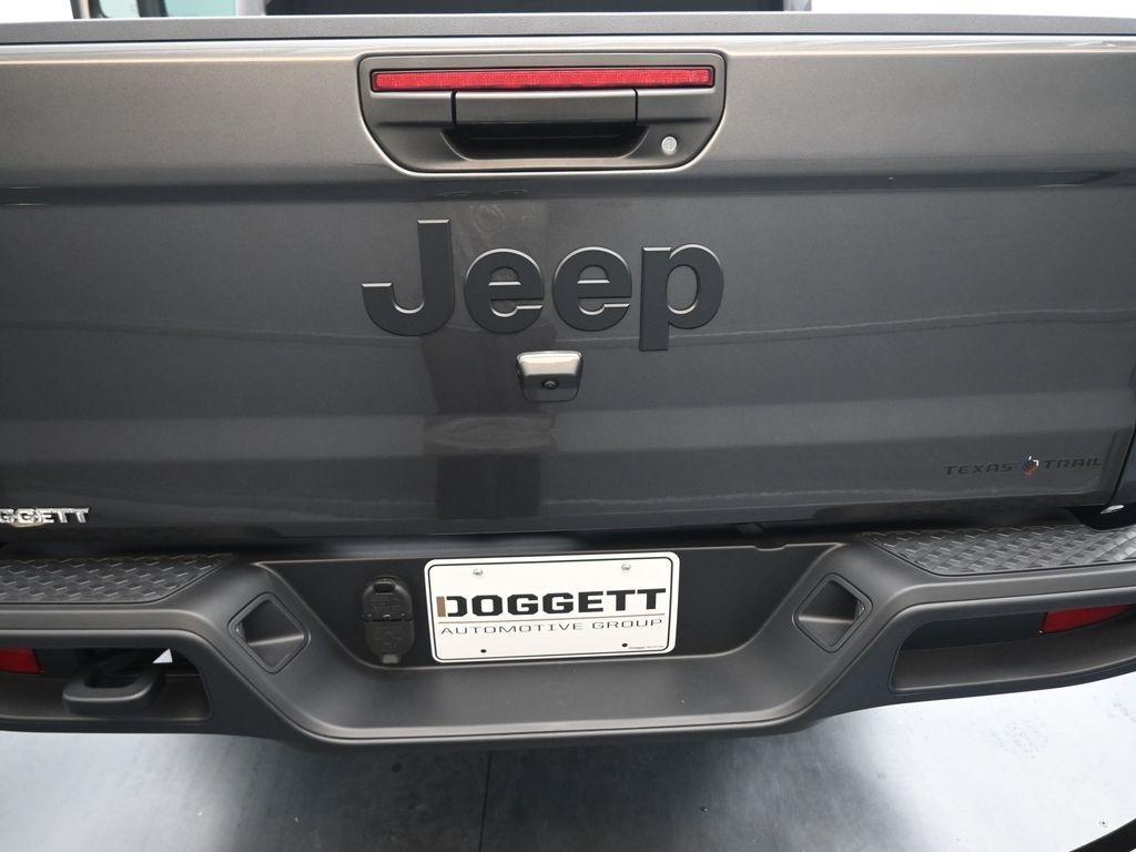 new 2025 Jeep Gladiator car, priced at $45,163