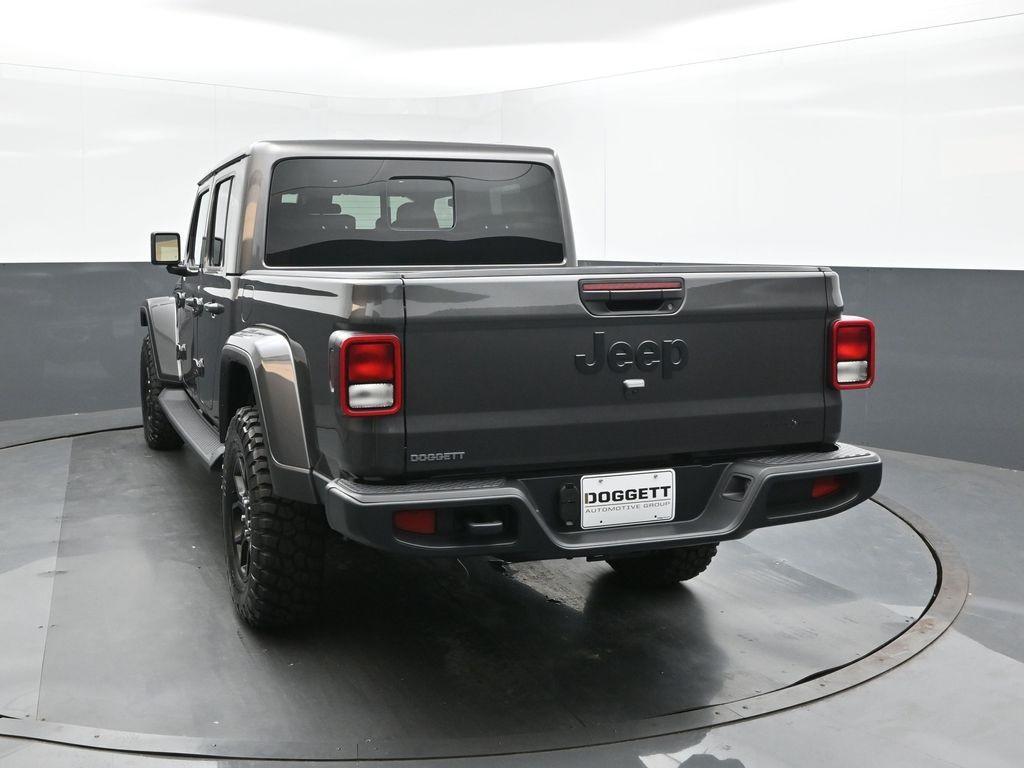 new 2025 Jeep Gladiator car, priced at $45,163