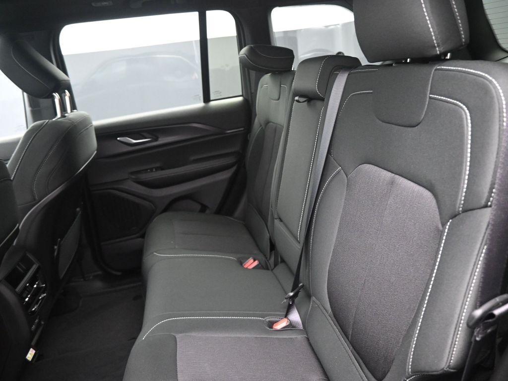 new 2025 Jeep Grand Cherokee car, priced at $41,170