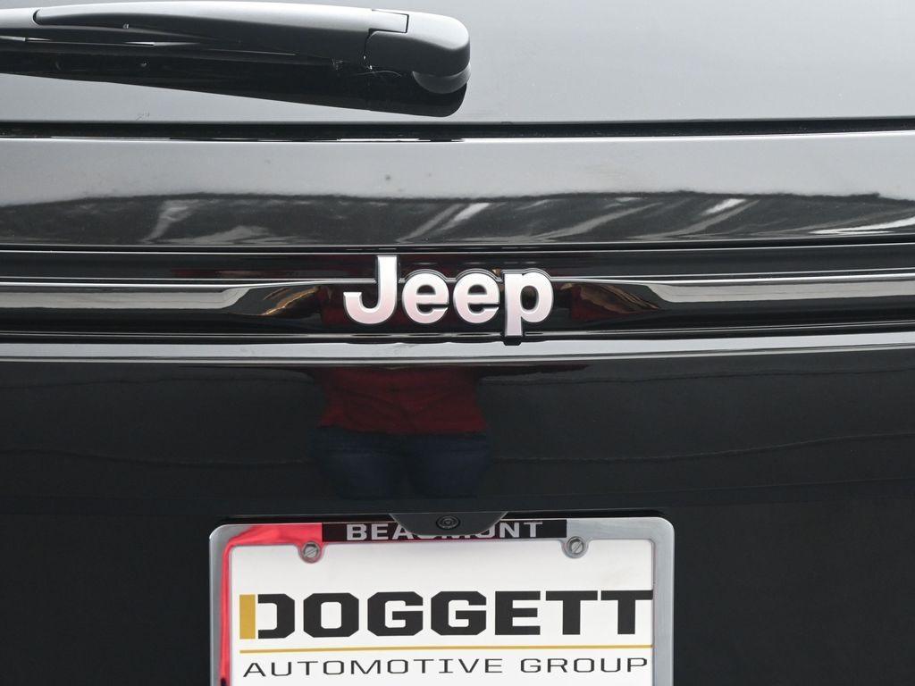 new 2025 Jeep Grand Cherokee car, priced at $41,170