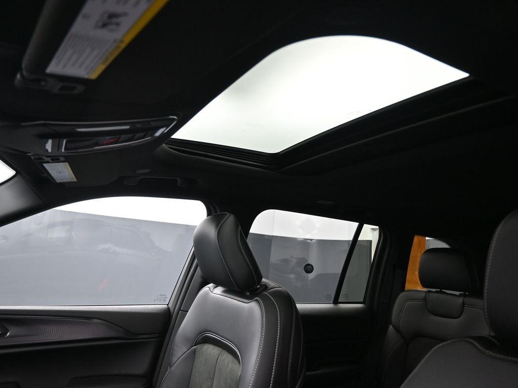 new 2025 Jeep Grand Cherokee car, priced at $45,375