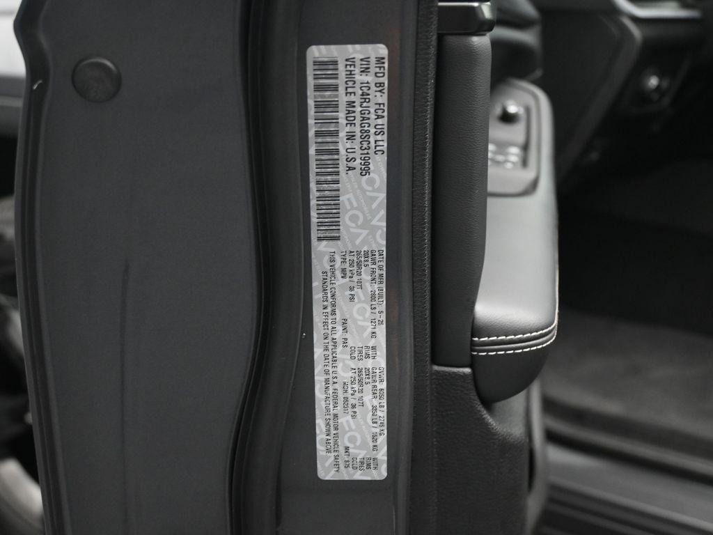new 2025 Jeep Grand Cherokee car, priced at $45,375