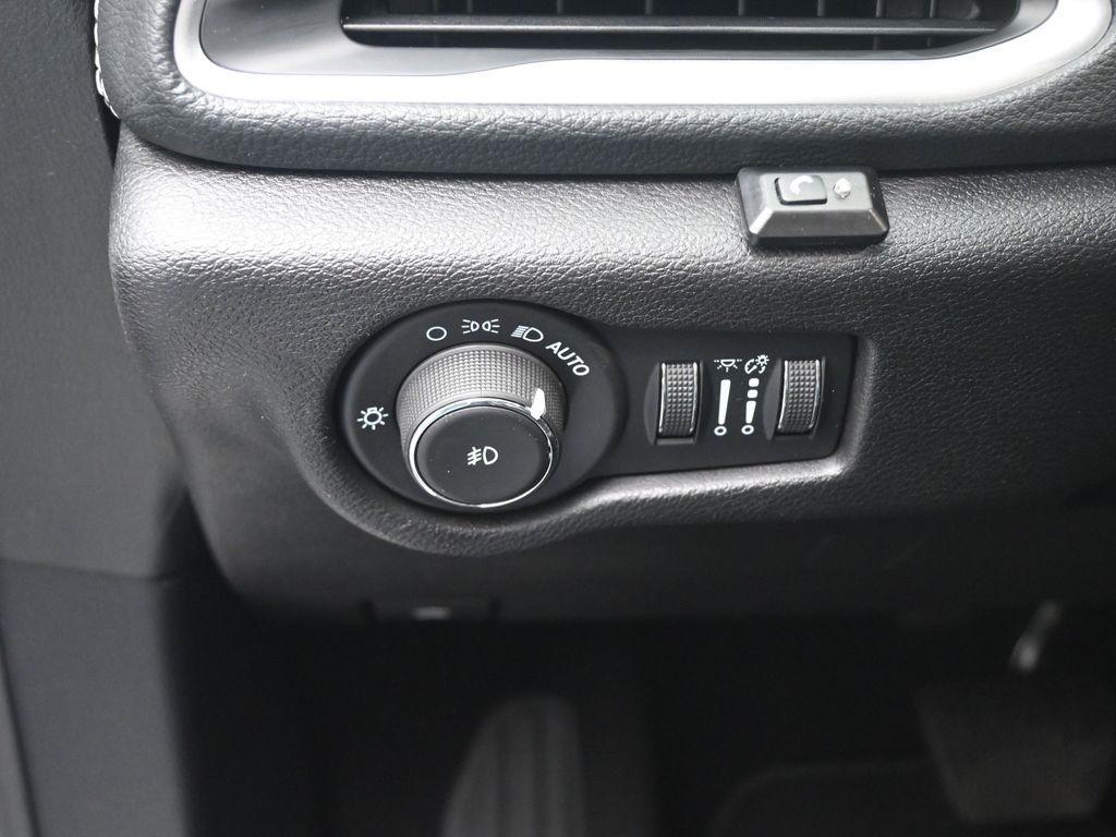 used 2021 Chrysler Pacifica Hybrid car, priced at $21,347