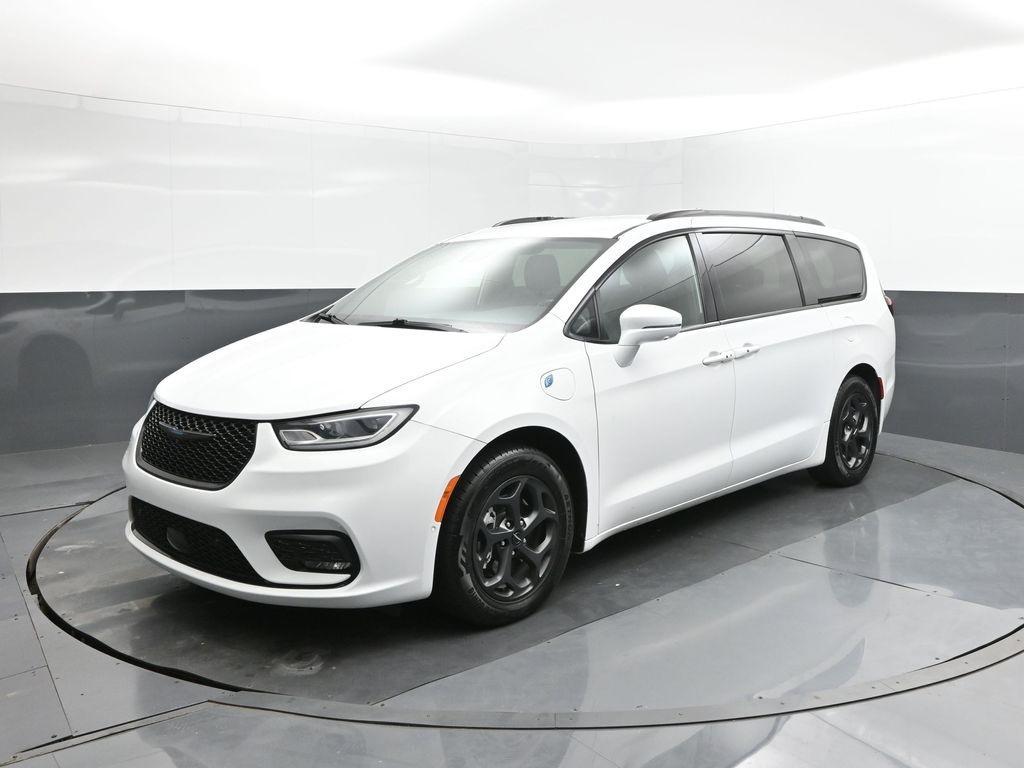 used 2021 Chrysler Pacifica Hybrid car, priced at $21,347