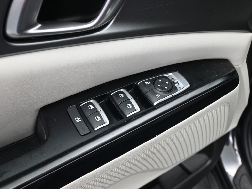 used 2022 Kia Carnival car, priced at $27,405
